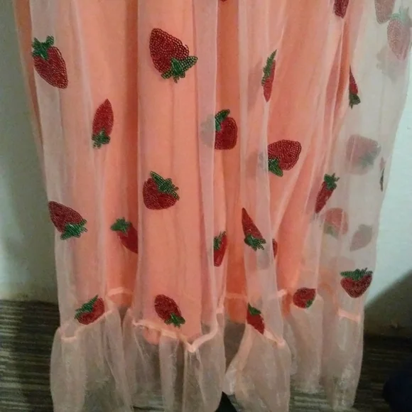 STRAWBERRY 🍓 DELIGHT.....Sexy Sequin Tulle Dress - Picture 5 of 9
